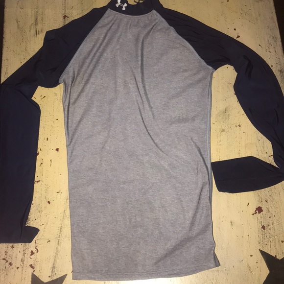 Under armour long sleeve - Picture 1 of 3
